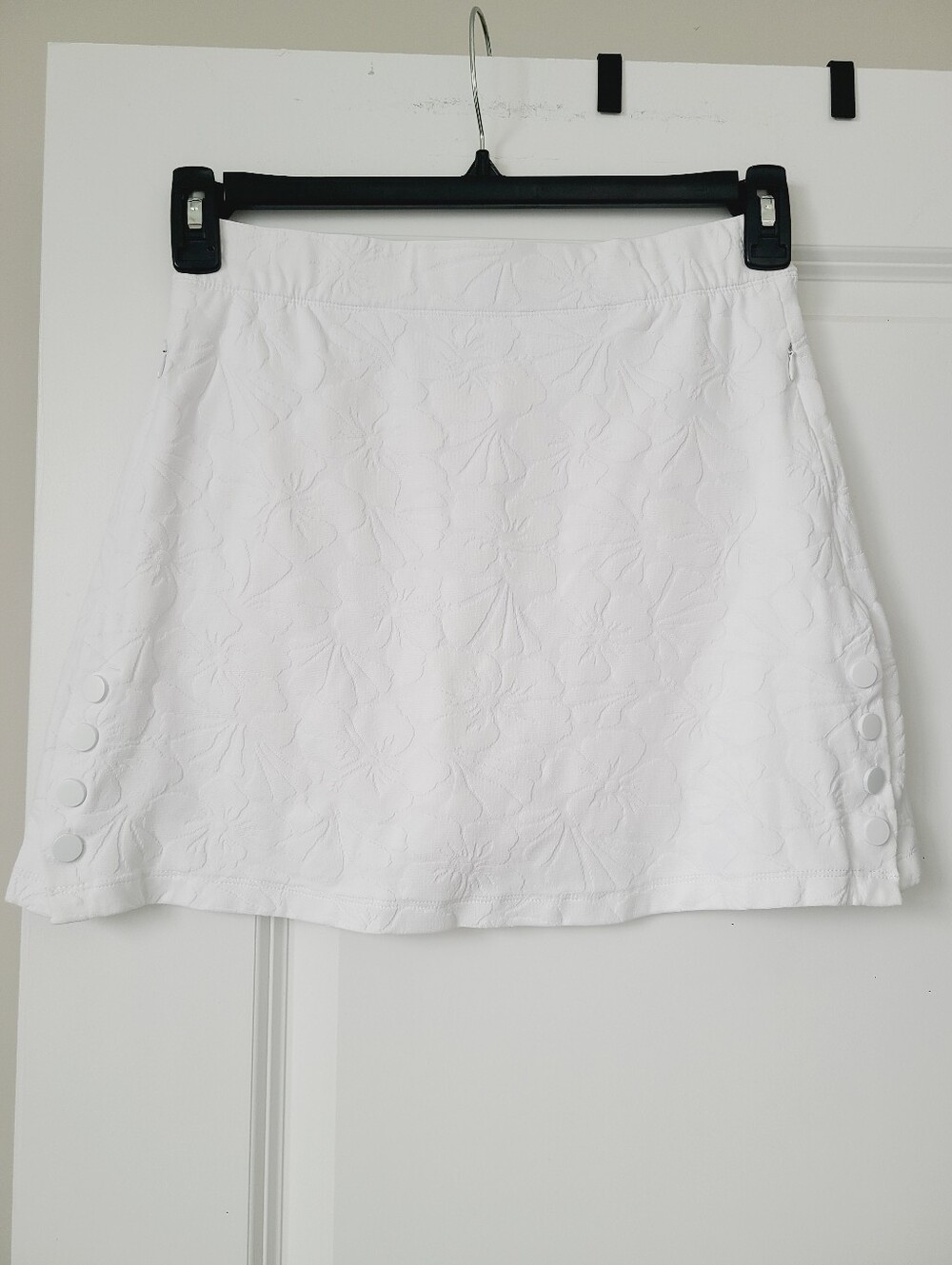 J.Mclaughlin White Terry Floral Jacquard Tennis Skort
